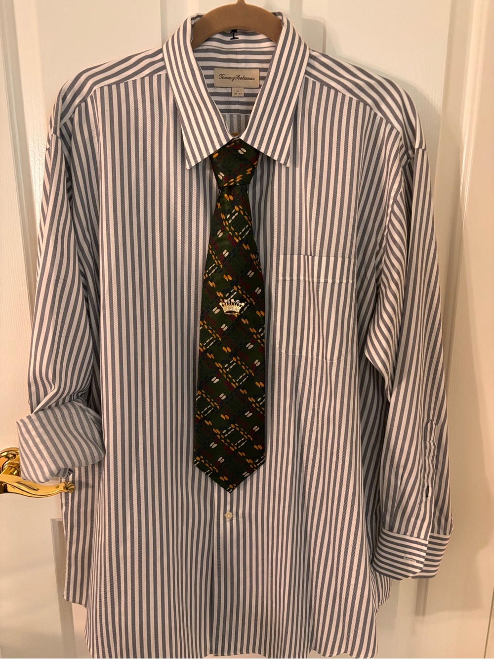 Tommy Bahama Men's or Women’s Grey and White Striped Dress Shirt w/vintage tie